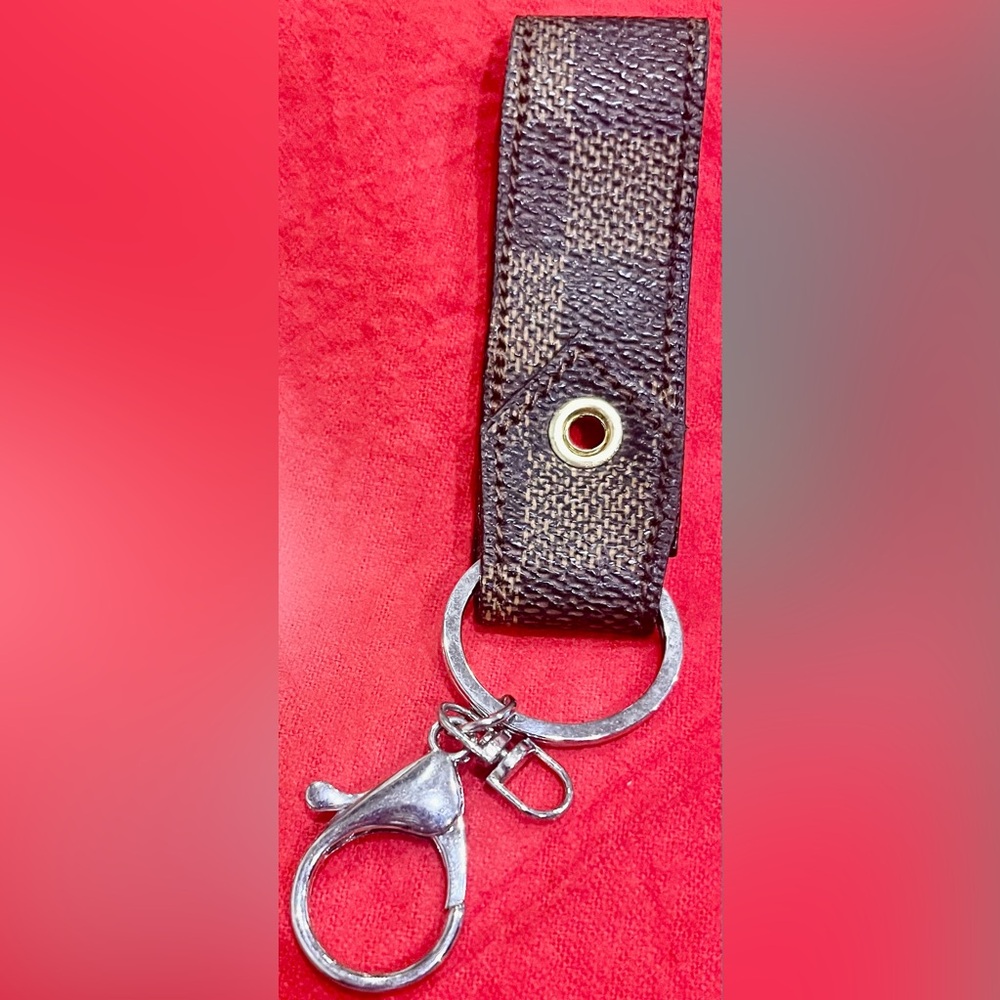 Key chain - Picture 2 of 9